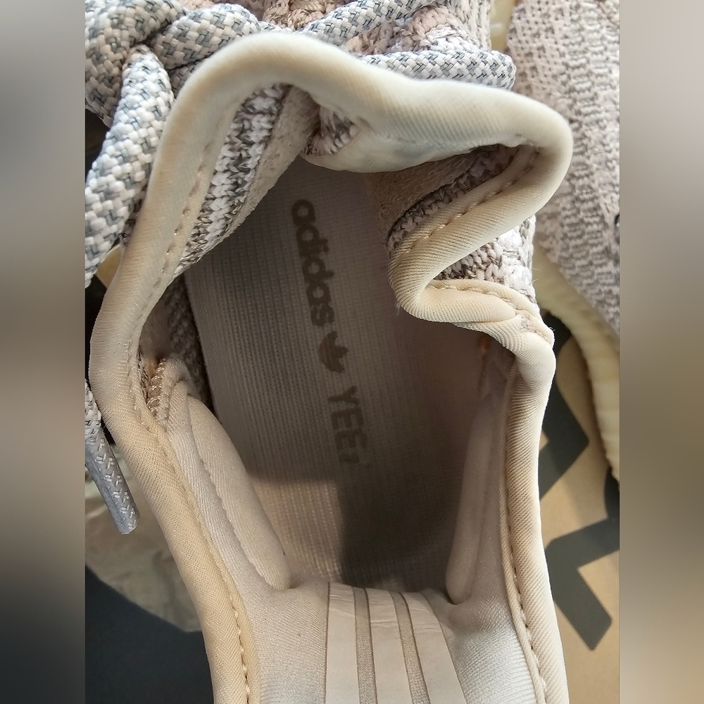 Yeezy Boost 350 V2 Sneakers . US Size 5 - Picture 14 of 14